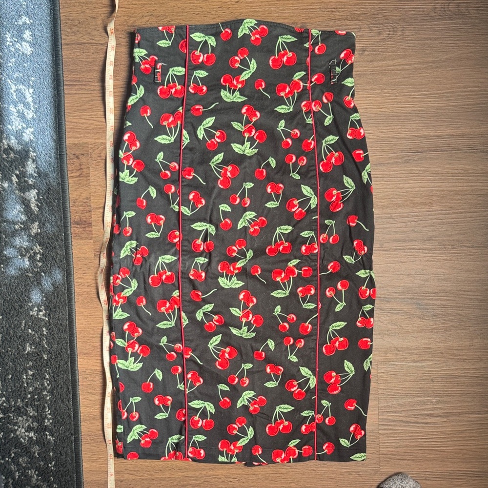 Cherry Patterned Black Pencil Skirt